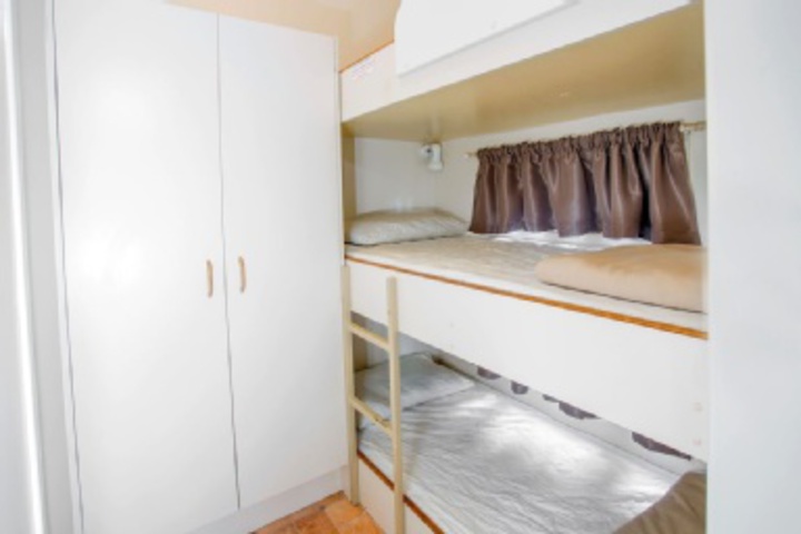 Room 395 of 504