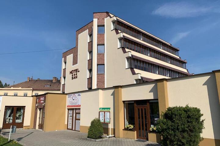HOTEL SAN