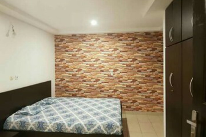 Room 8 of 8