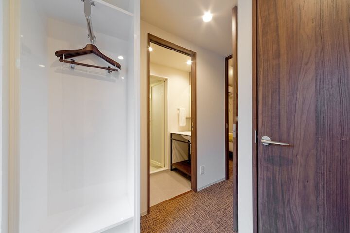 Room 26 of 35