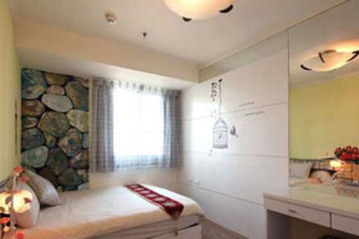 Room 12 of 27