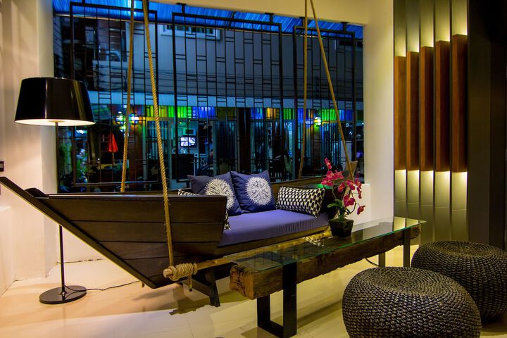Entrance & Lobby