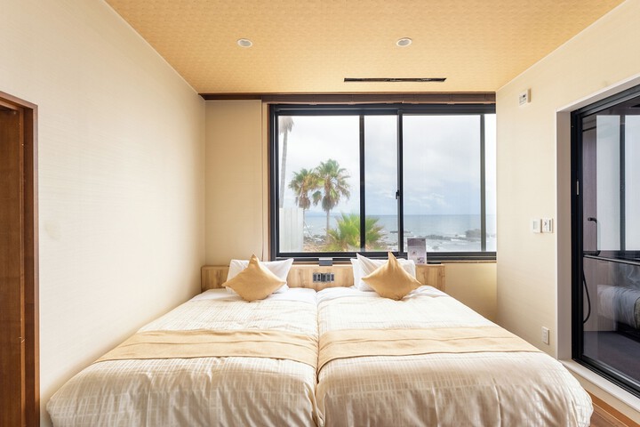 Room 28 of 60