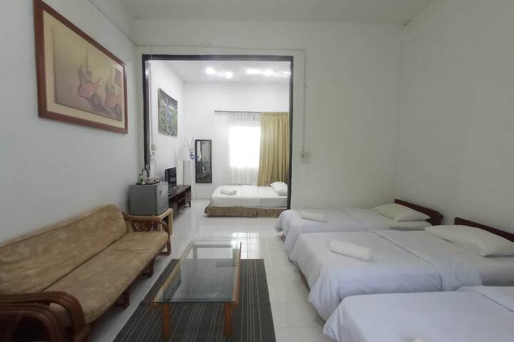 Room 3 of 31