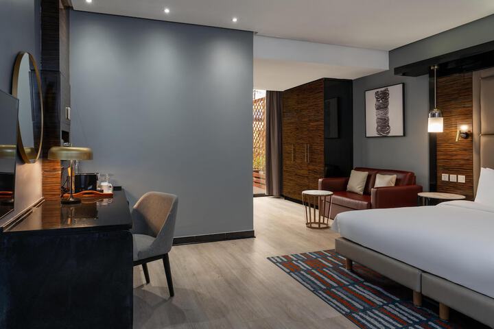 Room 80 of 227