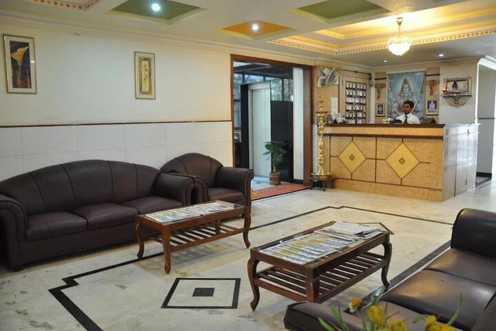Capital O 86293 Hotel Gangothri