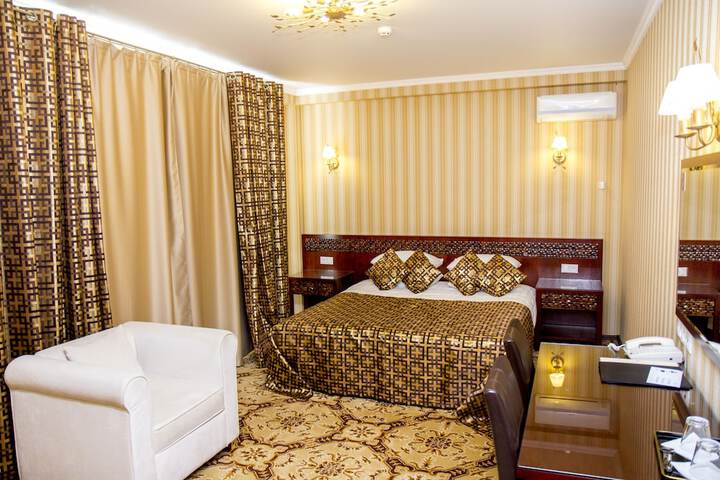 Room 8 of 151
