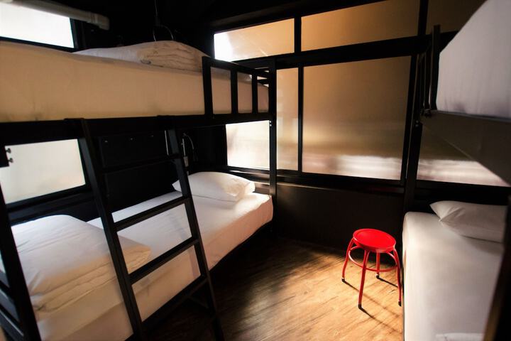Room 10 of 52