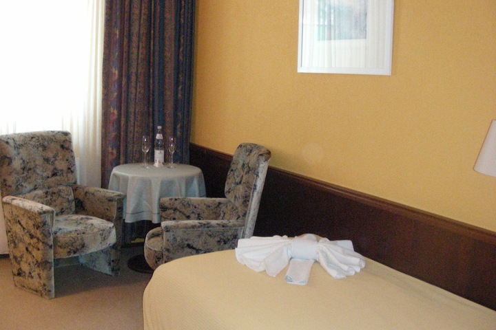 Room 7 of 57