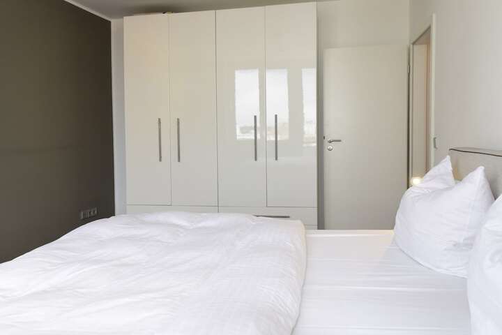 Room 6 of 37