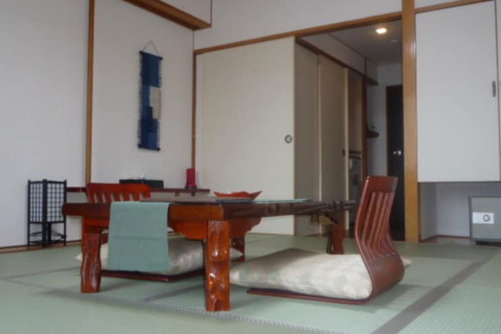 Room 4 of 13