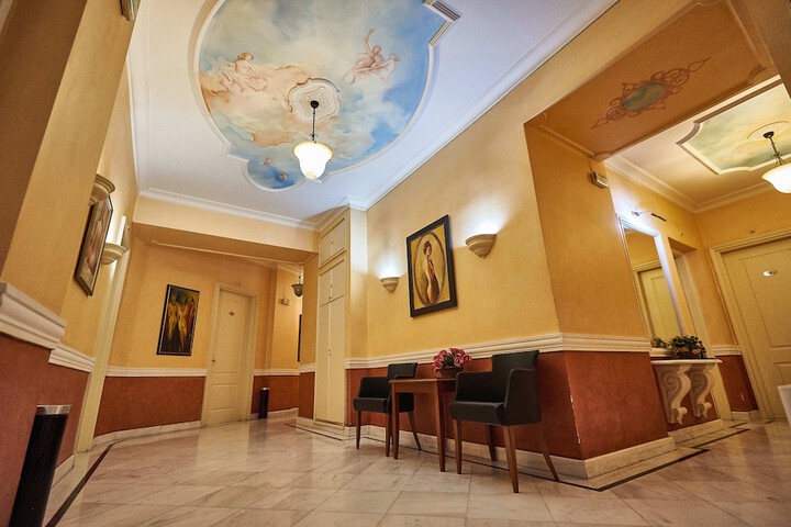 Ballroom/Hall 124 of 141