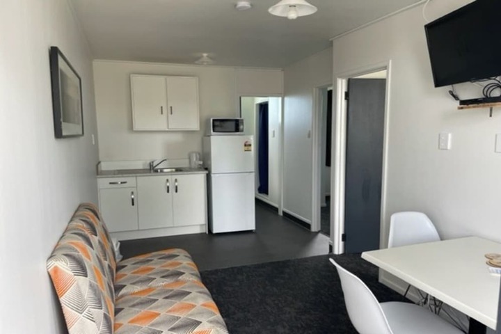 Room 6 of 7