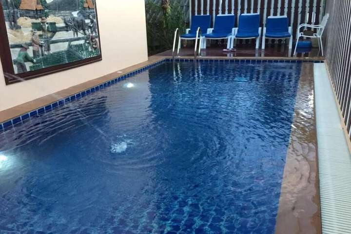 Pools & Facilities