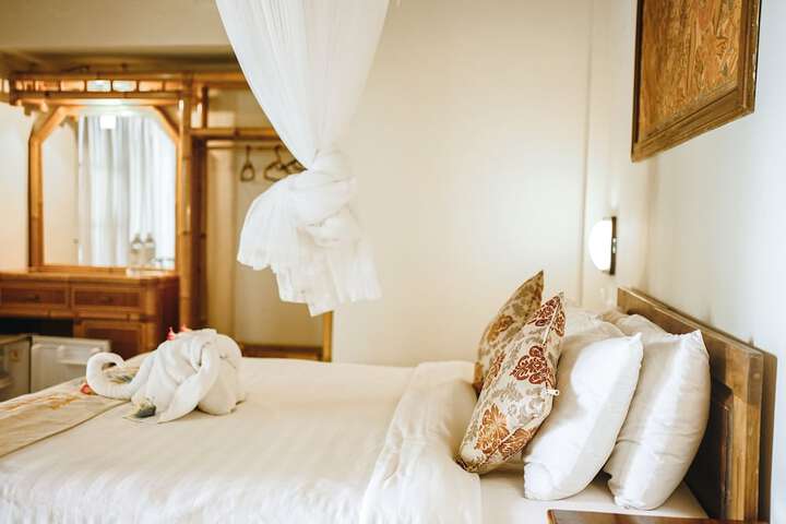 Room 27 of 115
