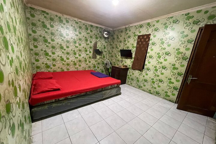 Room 7 of 10