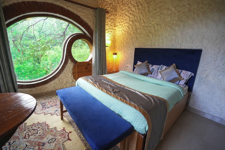 Room 2 of 60