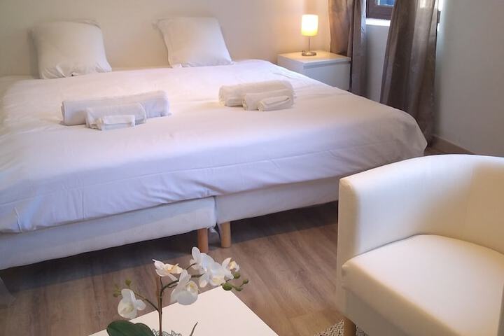 Room 3 of 26