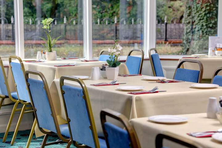 Dining 68 of 91