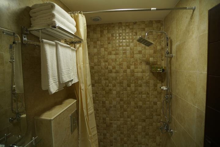Room 19 of 37