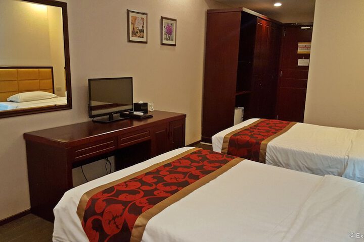 Room 6 of 49