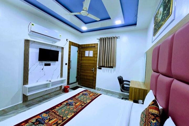 Room 49 of 60