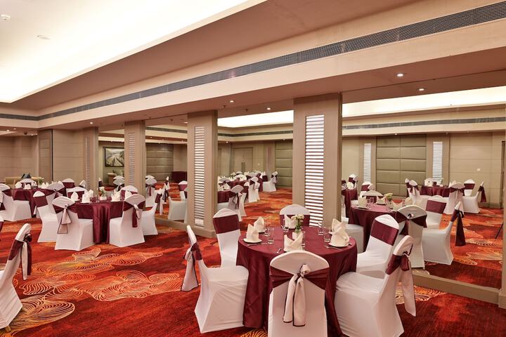 Ballroom/Hall 44 of 45