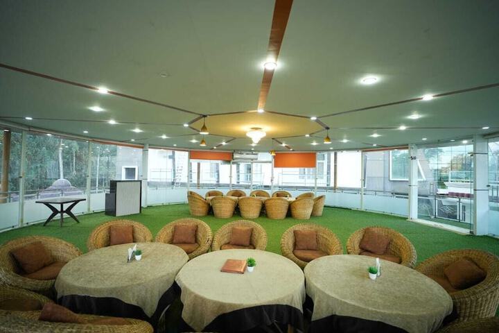 Room 16 of 32