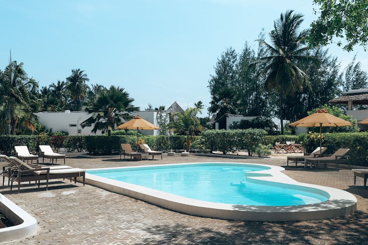Pool 32 of 111