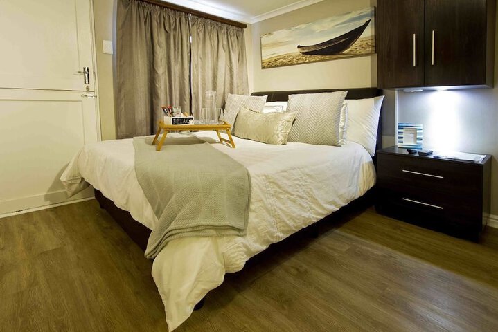 Room 4 of 40