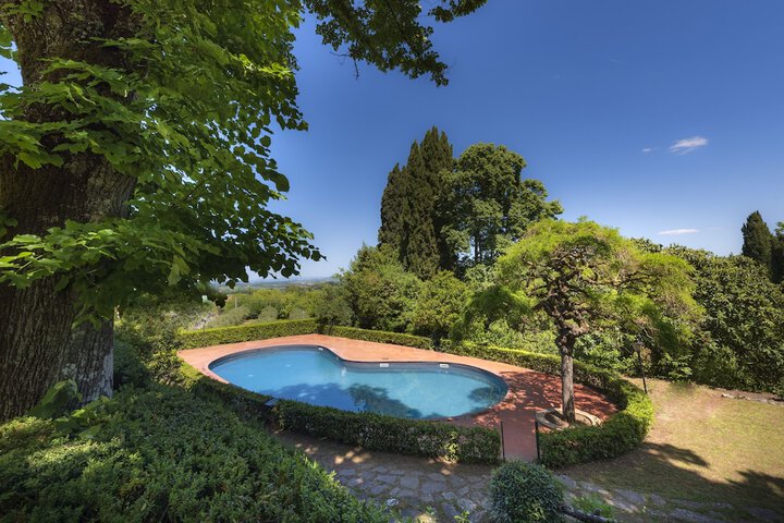 Pool 100 of 140