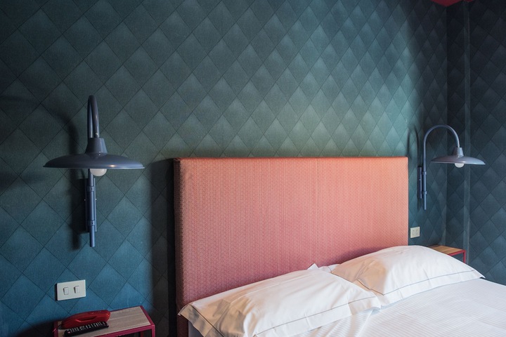 Room 21 of 43
