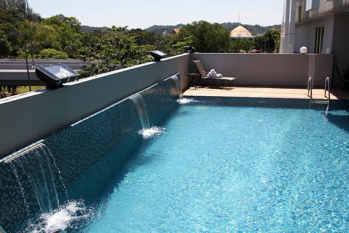Pool 50 of 90