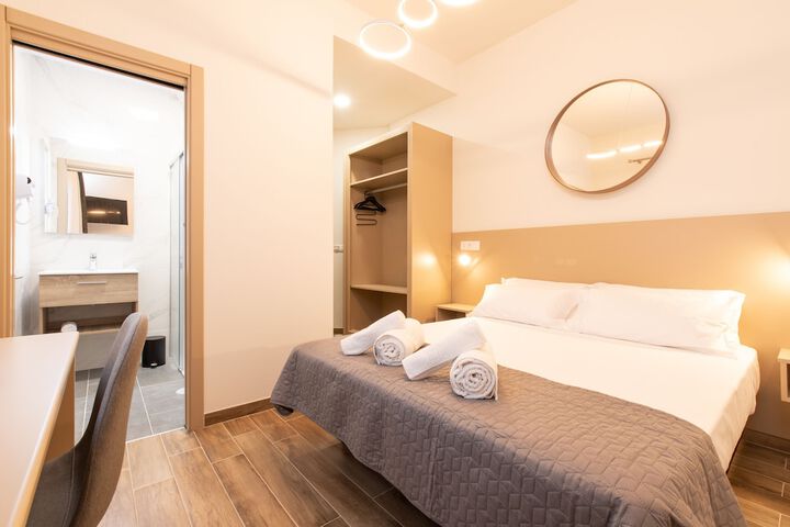 Room 4 of 30