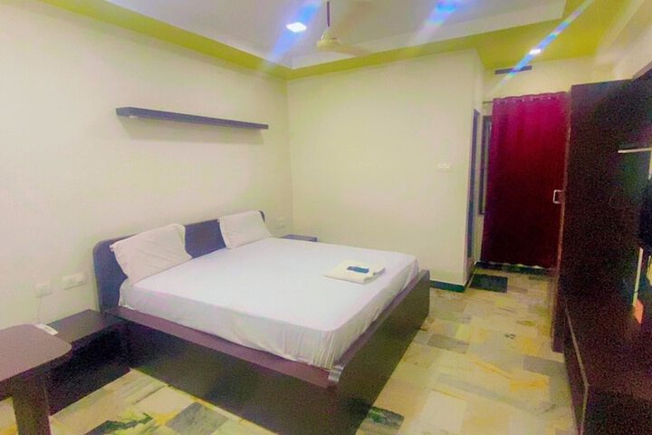 Room 4 of 35