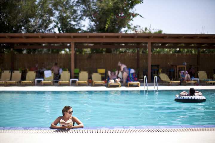 Pool 24 of 45