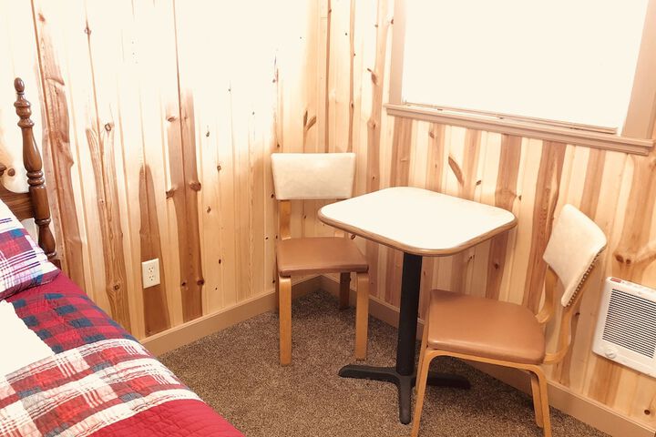 Room 7 of 259
