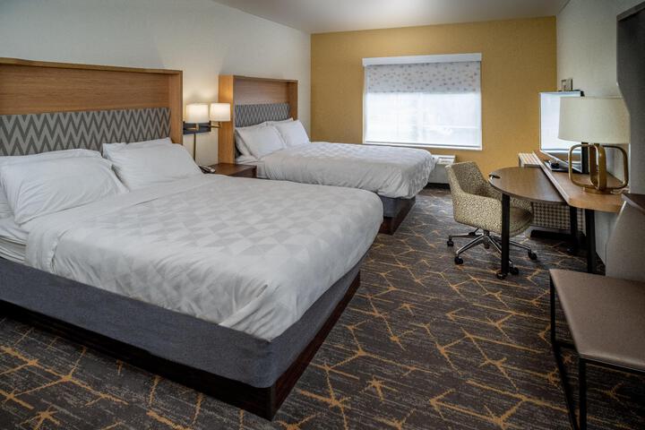 1 Bedroom Suite 2 Queen Beds Sofa (2 of 13)