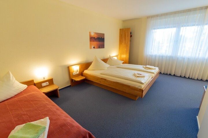 Room 11 of 36