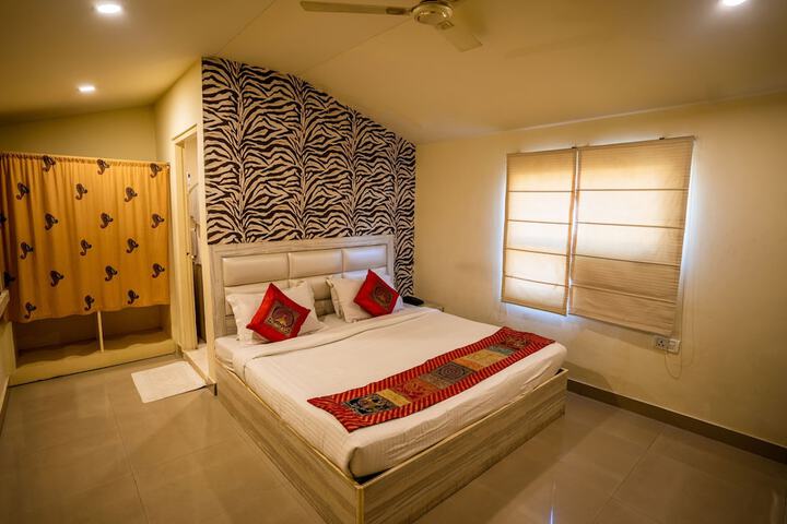 Room 2 of 52