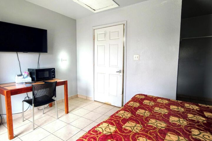Room 15 of 25