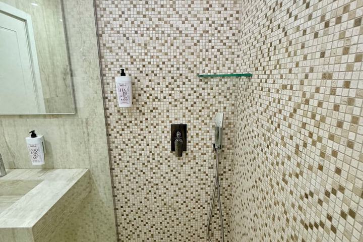 Room 114 of 191