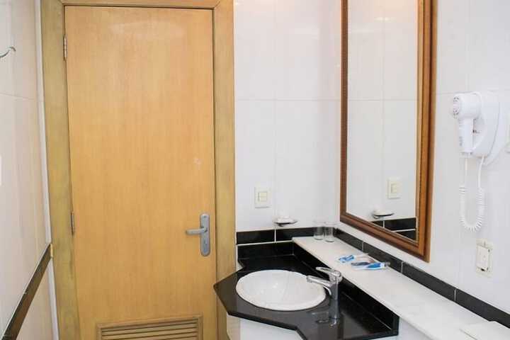 Room 34 of 46