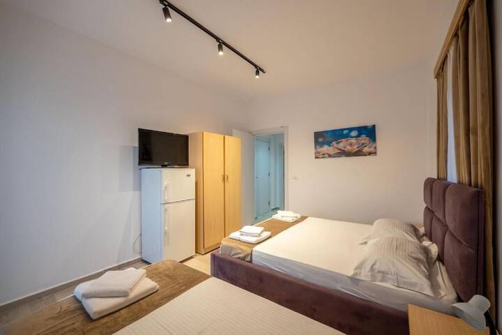 Room 26 of 163