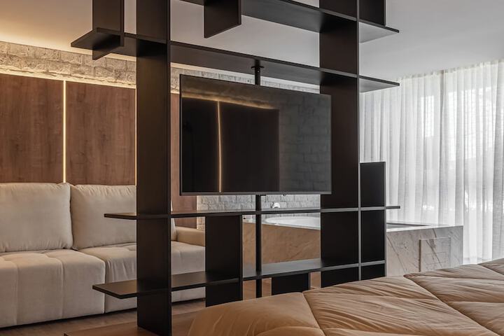 Room 21 of 35