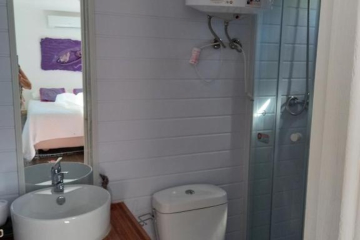 Room 8 of 16