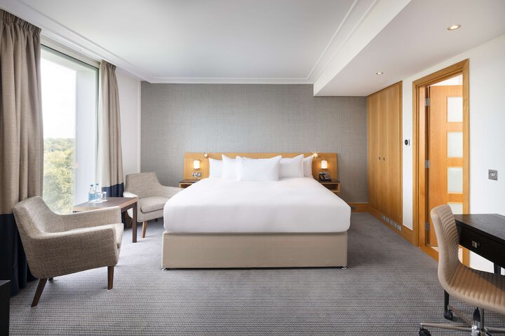 Room 30 of 100