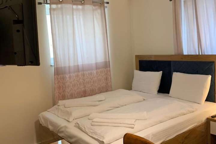 Room 18 of 36