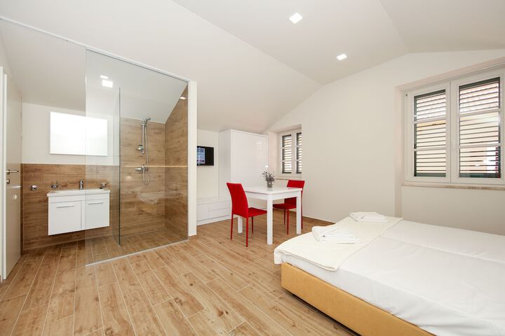 Room 22 of 39