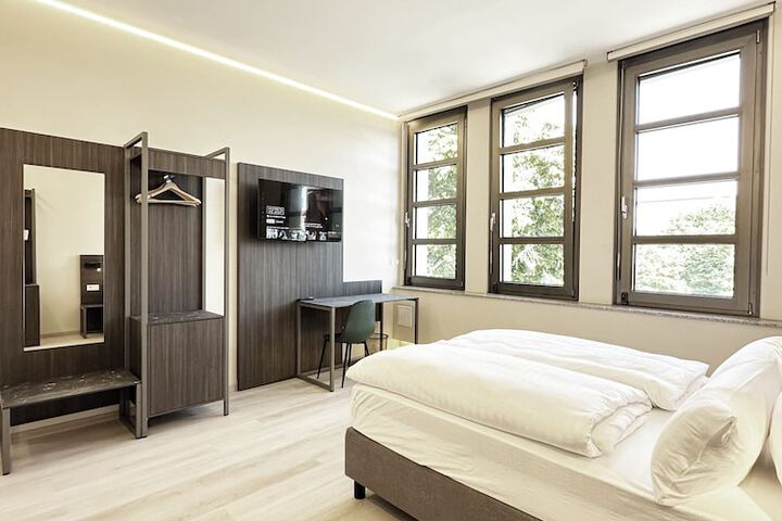 Room 11 of 75